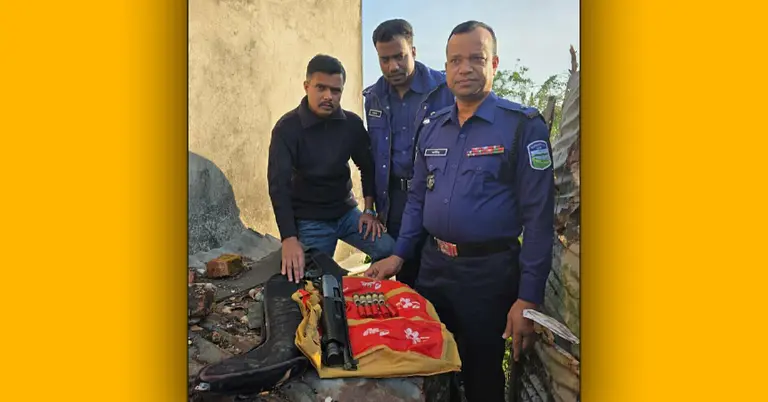 উদ্ধার হওয়া শটগান ও কার্তুজ